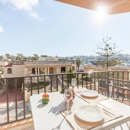 Pool And Sea Merill Apartments - Happy Rentals-3