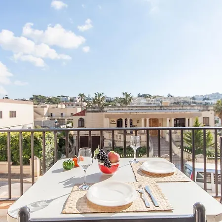 Pool And Sea Merill Apartments - Happy Rentals-2