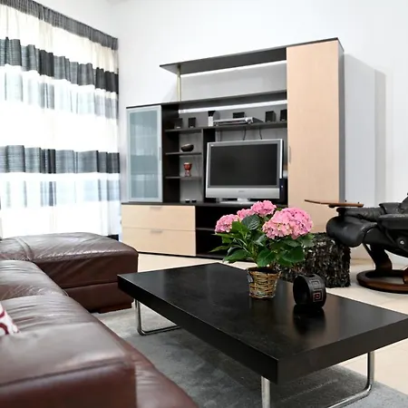 Beautiful 2Br Apt, In The Centre Of St Julians By 360 Estates-2