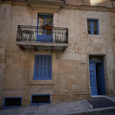 House Of Character In Valletta-2