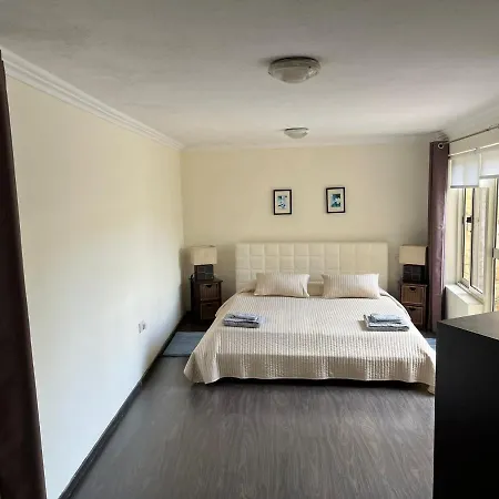 Groundfloor Apartment By The Sea, Fabulous Views-2