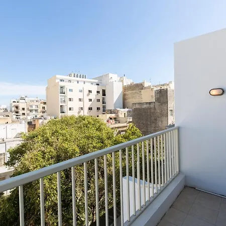 Charming, Designer 1Br Apt Just Off The Promenade By 360 Estates-3