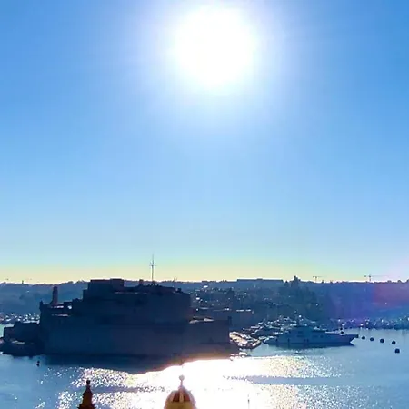 Tide 21 Savynomad Harbour Residences Valletta-3
