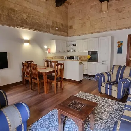 Vallettacharme - 2 Bedrooms Flat In The Heart Of The City-2