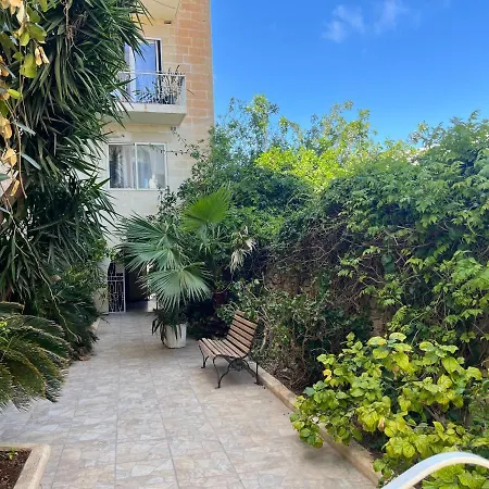 St Julian's Modern&Spacious 4 Bedroom Apartment-2