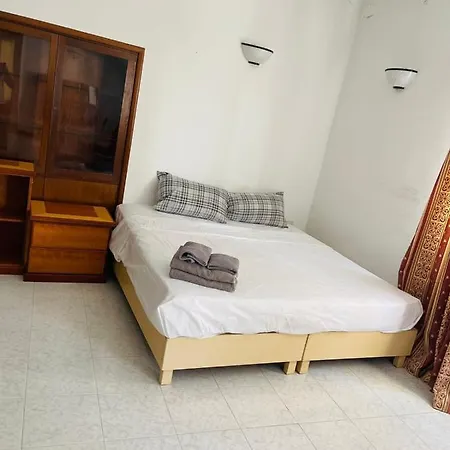 Tigne Apartment, Sliema-3