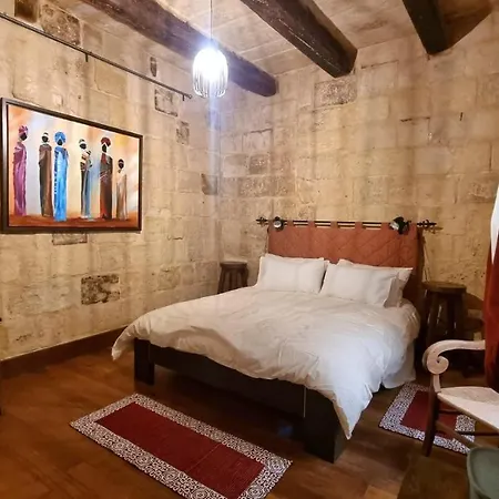 Vallettacharme - 2 Bedrooms Flat In The Heart Of The City-3
