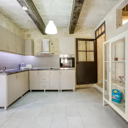 Vlt214- Valletta 2 Bedroom Townhouse-3