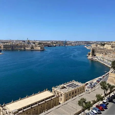 Valletta Majestic Grand Harbour View 3-Bedroom By Malta Weekend-3