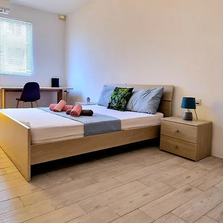 City Center Properties - Modern & Spacious - Room 3-2