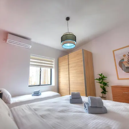 Comfortable 2Bedrooms In Paceville, Balcony Jpor1-3-2