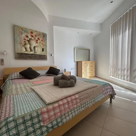 Swimming Pool Acees 2 Bedrooms Apartment Luxury-2
