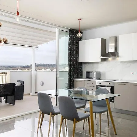 Hilltop Apartments - Stylish Comfort Living Close To The Sea, Bugibba-2