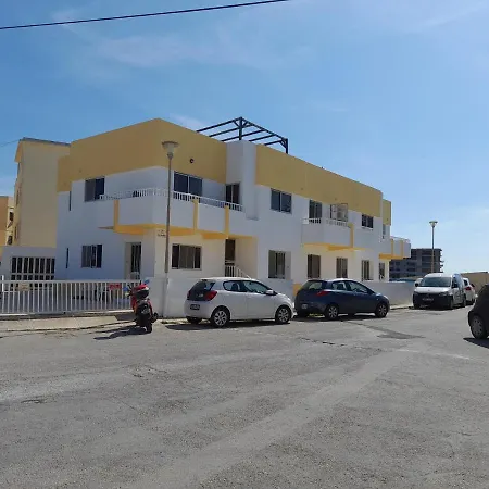 Sunshine Holiday Apartment 5 With Spectacular Seaviews-3
