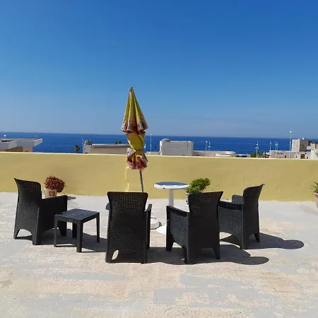 Sunshine Holiday Apartment 8 With Spectacular Seaviews-2