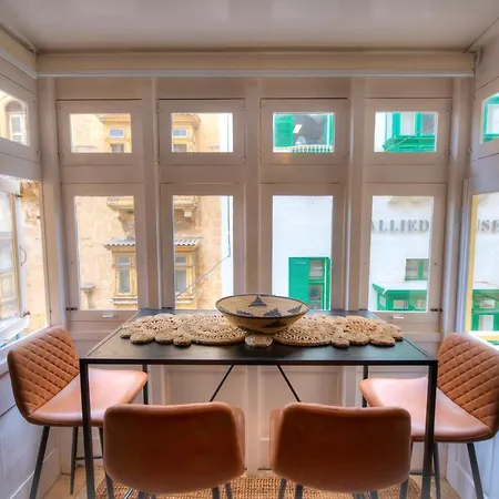 Traditional & Chic 2 Bedrooms In Valletta Imcd1-1-3