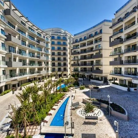 Luxury 3-Bedroom Apartment In St Julians-3