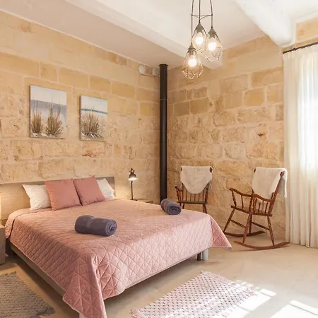 San Martin Wonderfull Pool & Spa Villa - Happy Rentals-3
