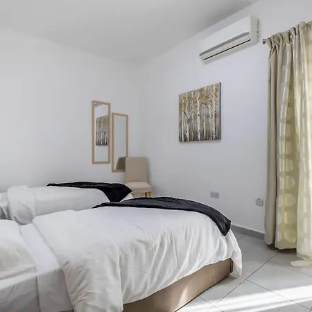 Spacious 4 Bedroom Apt In The Heart Of St Julian'S-3