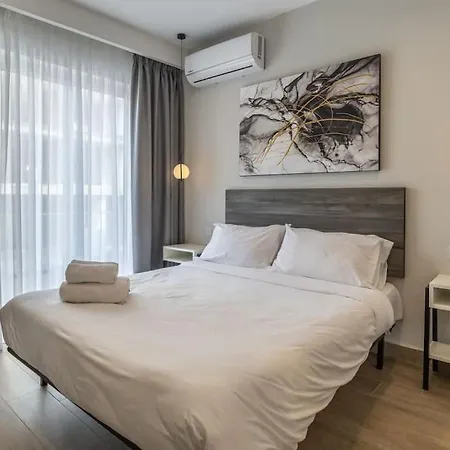 Studio Room 11 With Kitchenette In The Heart Of St Julians-2