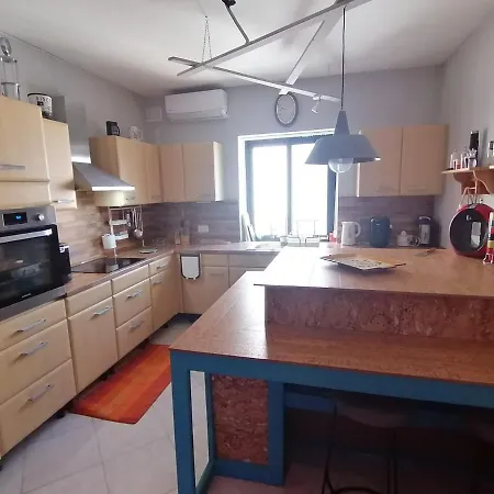 Mel'S Penthouse-2