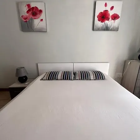 San Julians Room Double Bed Shared Bathroom-2