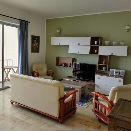 San Julians Room Double Bed Shared Bathroom-3