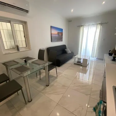 Modern Apartment In The Heart Of Bugibba-3