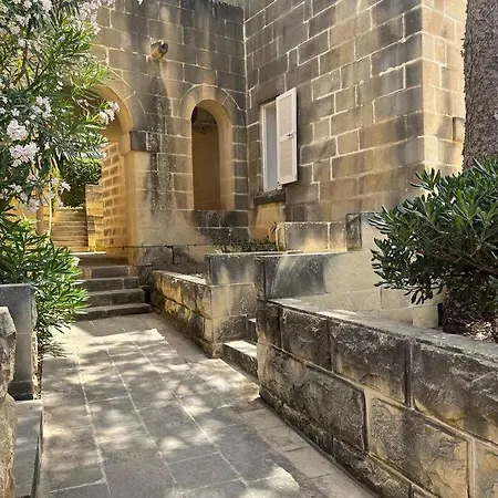 Djamant - Family Friendly Maisonette-2