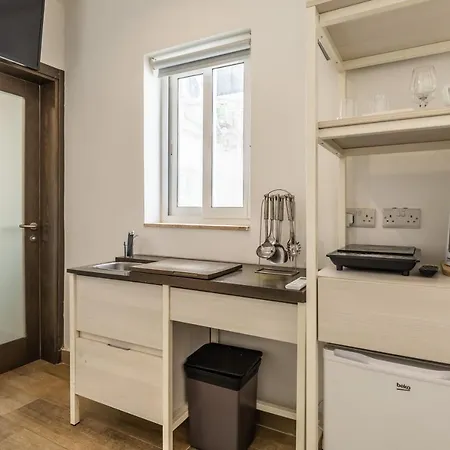 Studio 44 With Twin Beds & Kitchenette At The New Olo Living-3