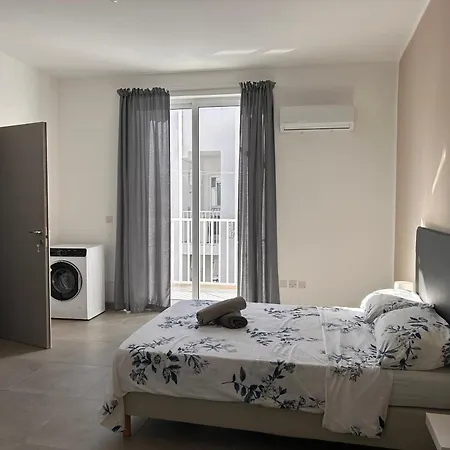 Qawra Penthouse 4Person Ac+Wifi-2
