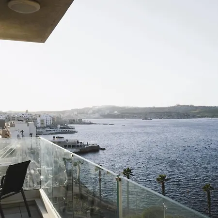 New Seafront Apartment - Spectacular Views-3