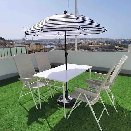 City Penthouse With Roof Terrace And Sea Views-2