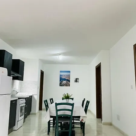 Coral Cove Comfort Room 2-2
