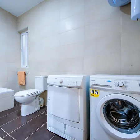 2 Bedroom Apartment With Balcony In Central St Julians, Pacevile, Apt 6 By Vaganza-2