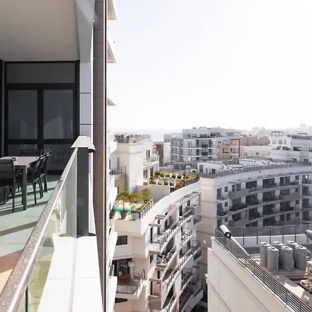 Modern Flat In St Julian'S Center By Arco Collection-3