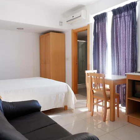 Shamrock Apartments-3
