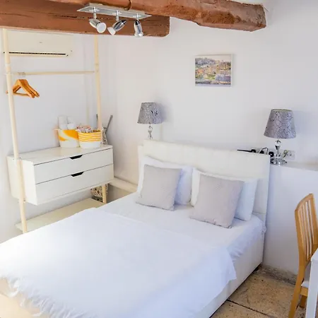 Vallettastay Skyline Sea View Studio-3