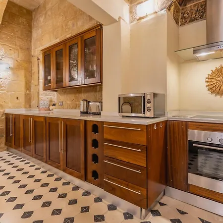 Stunning Valletta Palazzino-2
