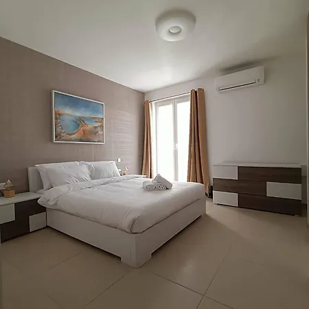 Cosy 2Bed Apartment In Manikata By Homely-3
