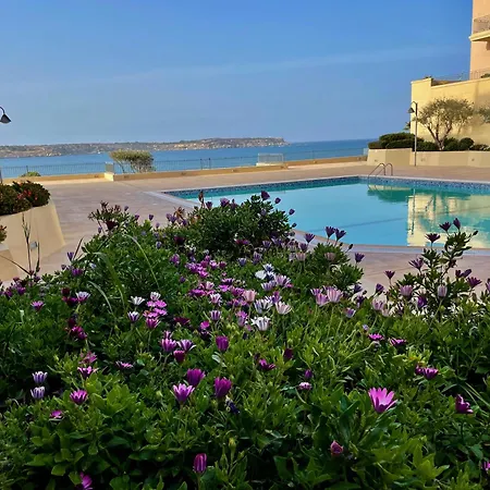 Seaview Family Apartment, Pool, Easy Access To The Sea, Near Mellieha Bay-2