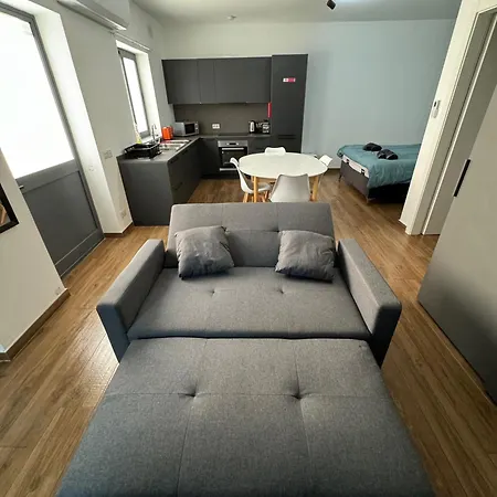 Modern Studio In Central Victoria-2
