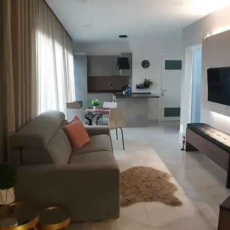 Southridge Ph With Jacuzzi, Top Views By Homely-3
