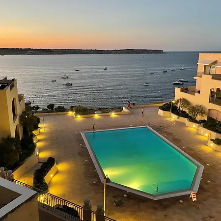 Seaview Family Apartment, Pool, Easy Access To The Sea, Near Mellieha Bay-3