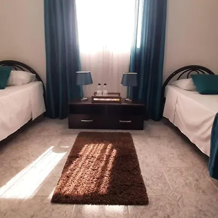 St Julian'S Twin Room In A Private House-2