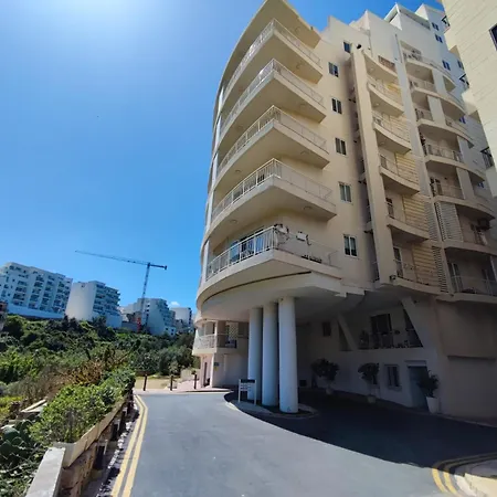 St Julians - Balluta 2 bedroom apartment-3