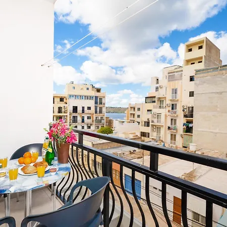 Seashells 2 Bedroom Apartments With Terrace, Just Off The Bugibba Promenade - By Getwaysmalta-2