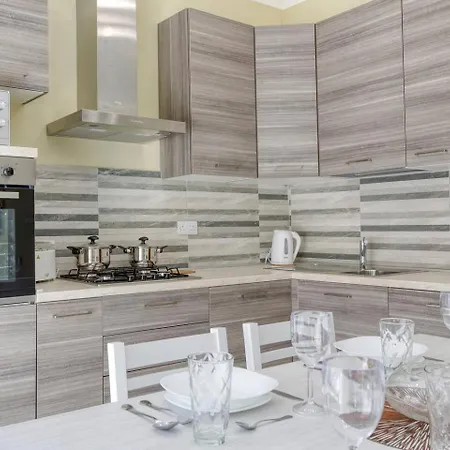 Seaview,Beautiful 3Br Apt 2-3