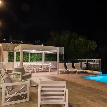 Villa Gaia - Sunset Views, Indoor Heated Pool, Sauna And Games Room-2