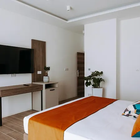 Blu Waters Boutique Hotel-3
